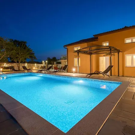 Beautiful In Savicenta With Sauna *