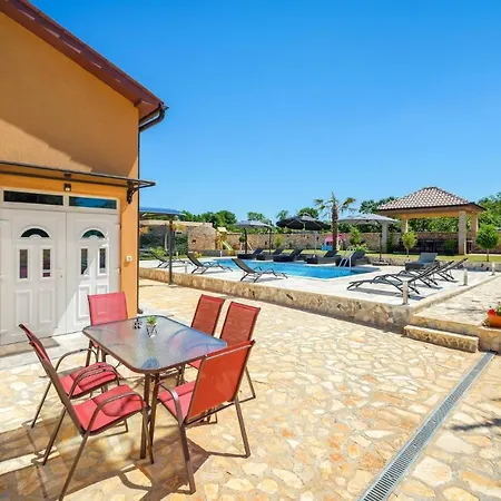 Beautiful In Savicenta With Sauna Cukrici