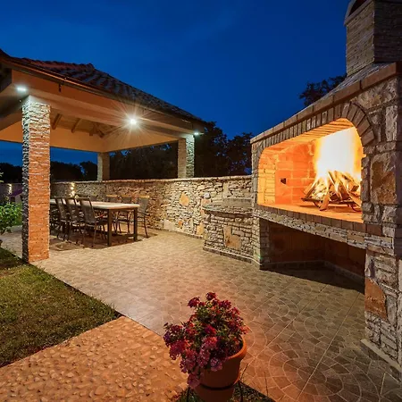 Beautiful In Savicenta With Sauna Cukrici