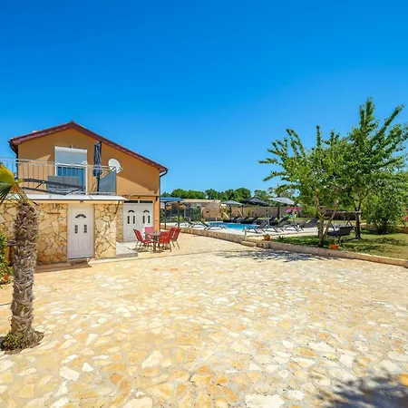 Beautiful In Savicenta With Sauna Tatil Evi Cukrici