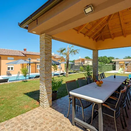 Beautiful In Savicenta With Sauna Holiday home *