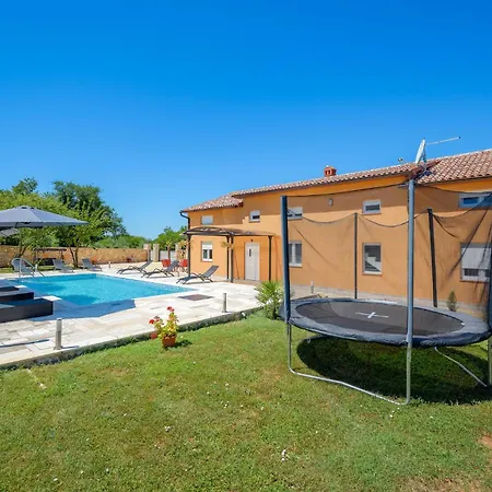 Beautiful In Savicenta With Sauna Cukrici